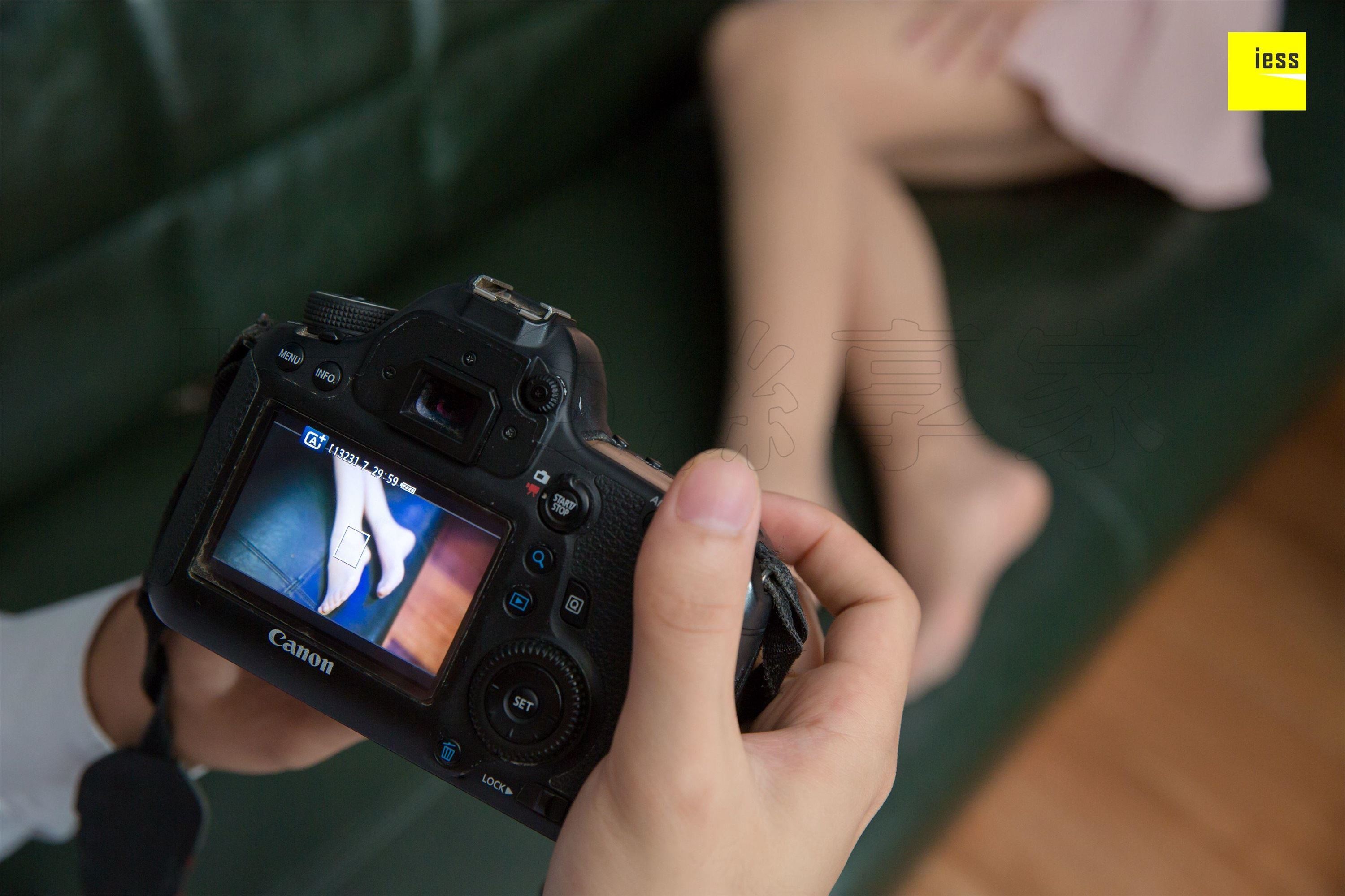 IESS异思趣向  2018.08.22《魔鬼周三》特刊32期：秋秋 摄影师约我去KTV